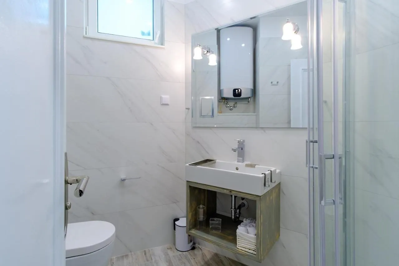 The Olive Green House Burgas Apartment