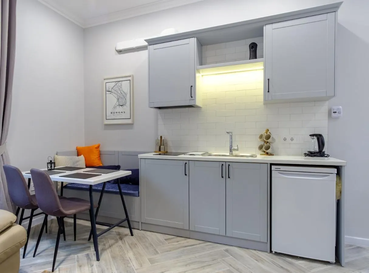 The Olive Green House Burgas Apartment